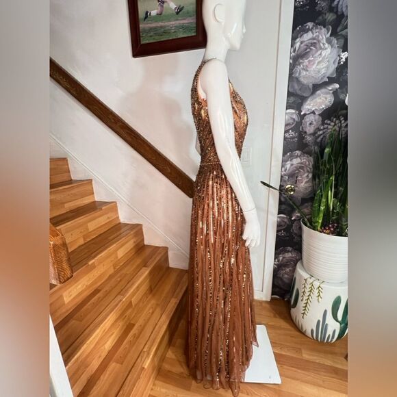 Mac Duggal EMBELLISHED ONE
SHOULDER A-LINE GOWN/ size 4 - Picture 8 of 9